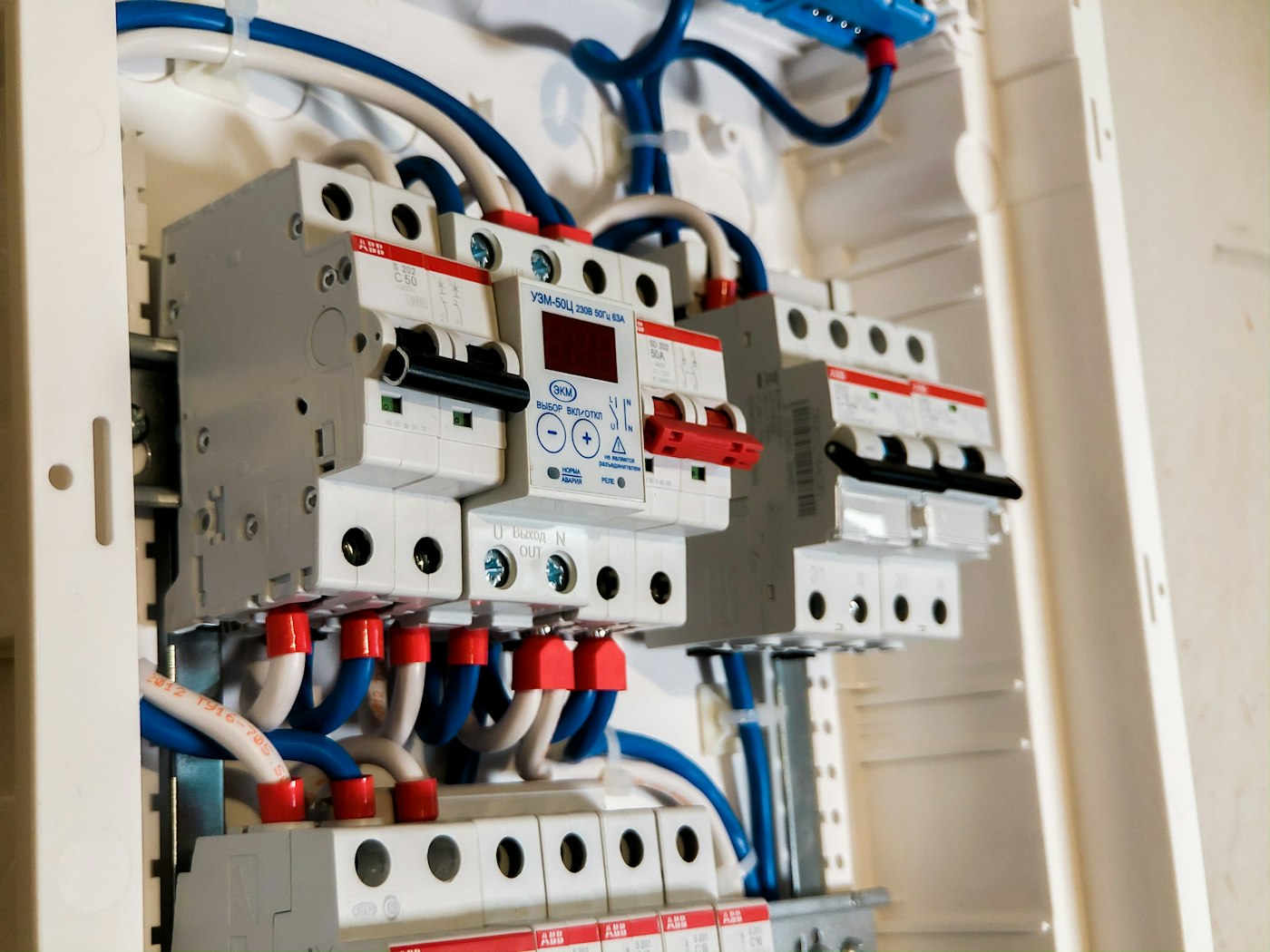Checklist bảo trì tủ điện định kỳ cho nhà máy, tòa nhà